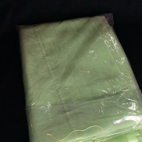 Paris Tailored Curtain Panel Apple Green 56" x 72" Sheer New - Picture 4 of 9
